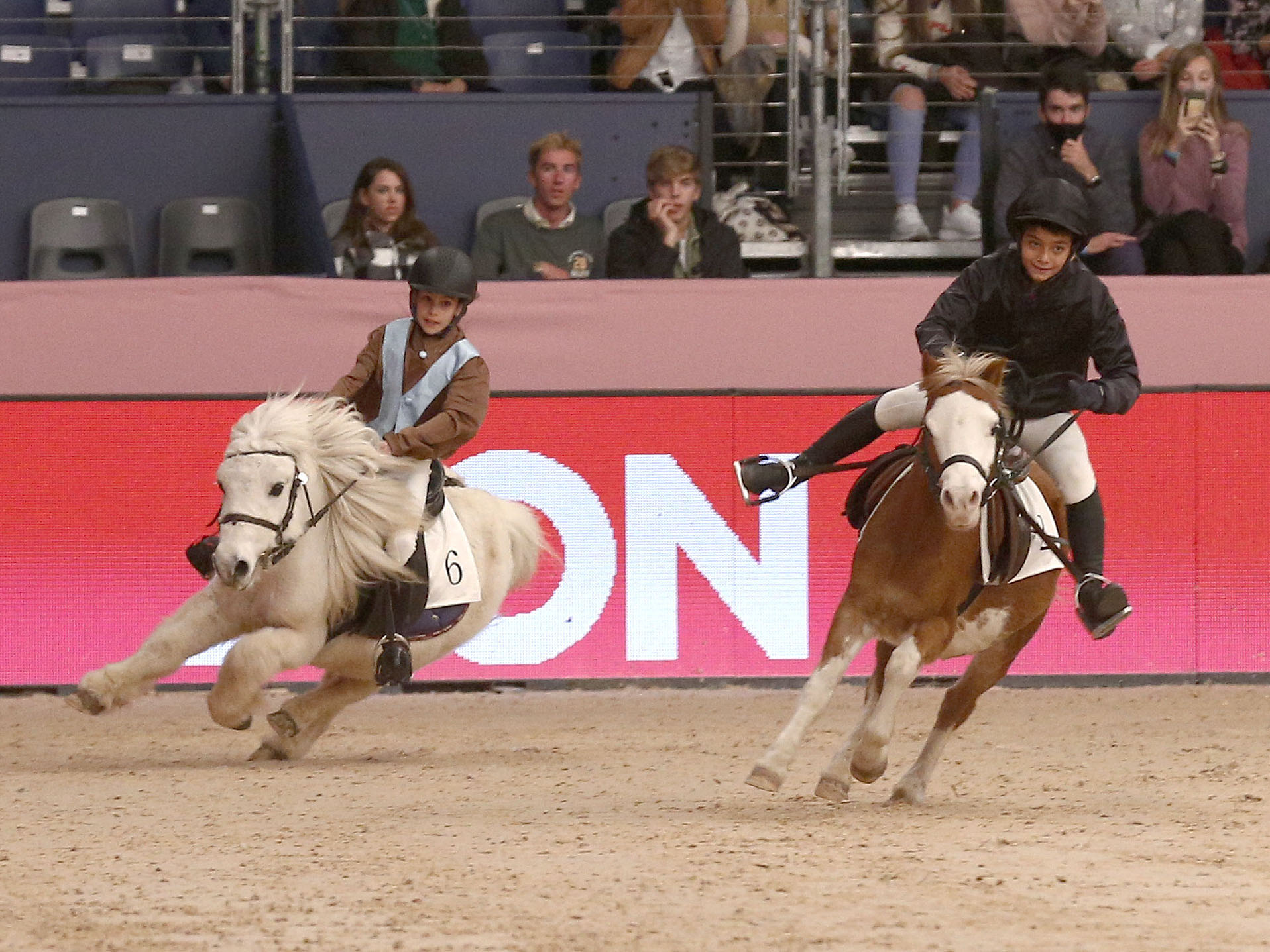 María Almazán ganó con “Olaf” la final a todo gas de la AON Pony Turf